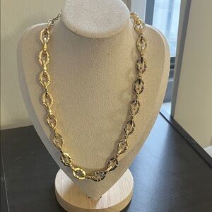 Capwell  Elegant Gold Chain Necklace, NWT